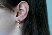 Load image into Gallery viewer, Pink Pearl Huggie Hoop Earrings
