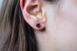 Rhodolite-6mm-Stud-rose-gold