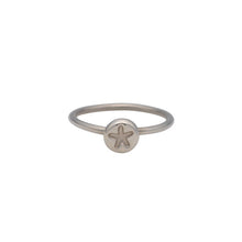 Load image into Gallery viewer, Starfish Ring in Sterling Silver
