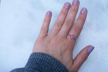 Load image into Gallery viewer,       rose-gold-rhodolite-garnet-Lucky-Cloverrhodolite-garnet-lucky-clover-ring-sterling-silver
