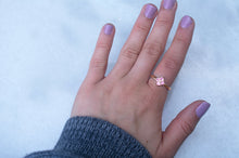 Load image into Gallery viewer, pink-sapphire-Lucky-Clover-ring
